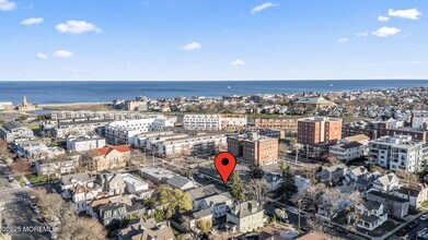 Building Photo - 513 Sewall Ave