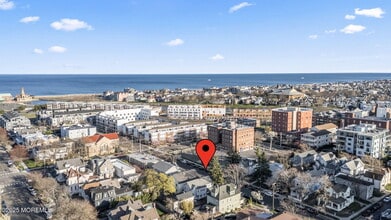 Building Photo - 513 Sewall Ave