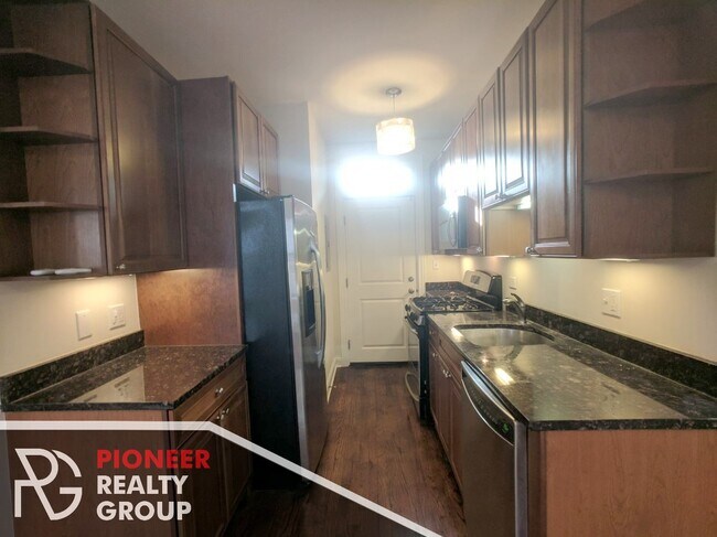 Foto del edificio - 736 W Addison St