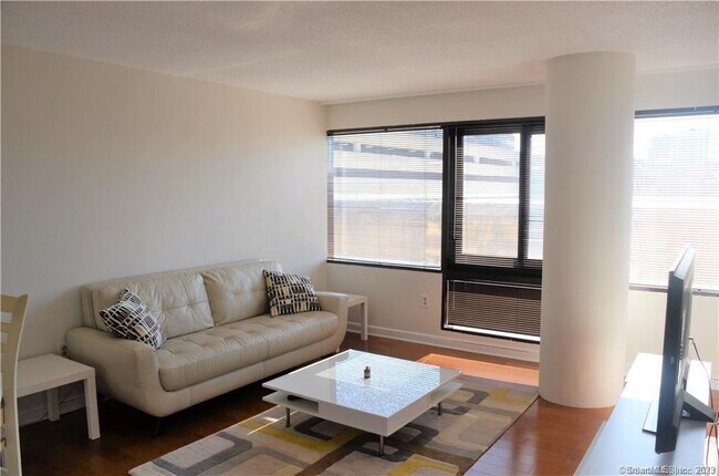 Foto del edificio - 127 Greyrock Pl