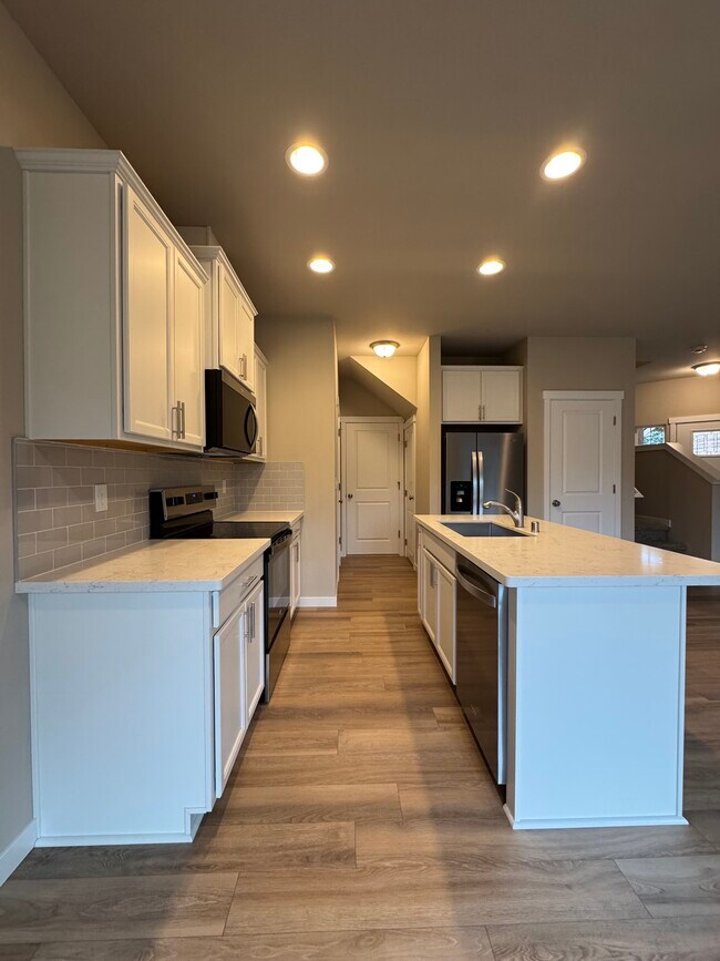 Foto del edificio - 15515 Leah Ave SE
