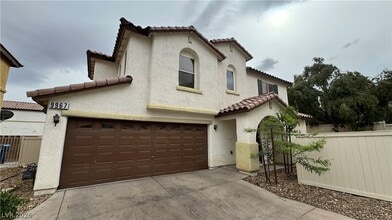 Building Photo - 9967 Carrizo Springs Ave