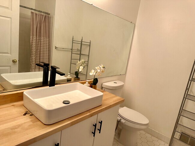 Foto del edificio - 403 Harvest Ln