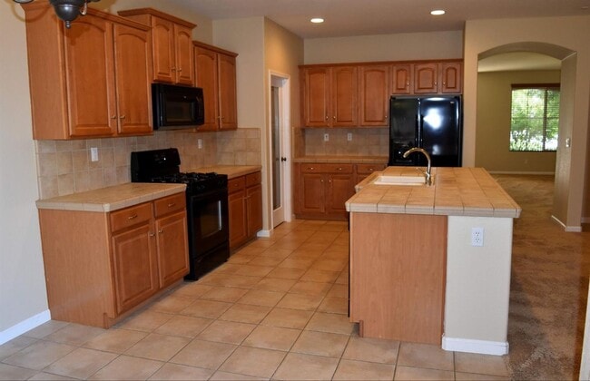 Foto del edificio - 684 Whitfield Ln