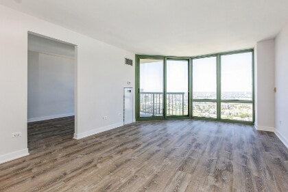 Foto del edificio - 111 W Maple St