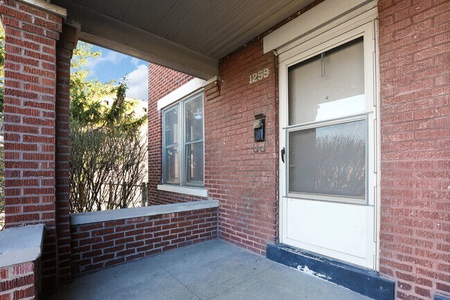 Foto del edificio - 1259 E Livingston Ave