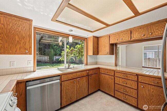 Building Photo - Puyallup