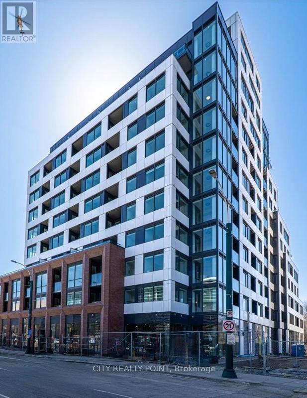 Building Photo - 664 Spadina Ave.