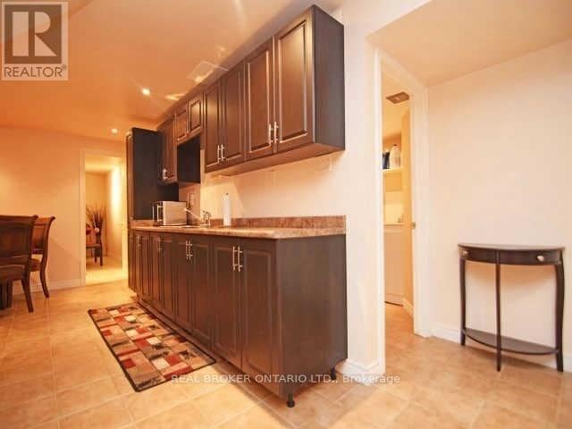 Building Photo - 1602 Coram Crescent