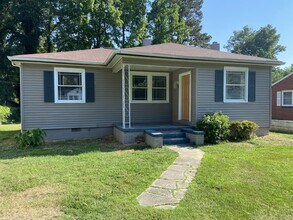 Building Photo - 1211 Cedrow Dr