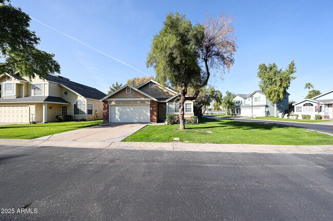 Foto del edificio - 214 S Rush Cir E