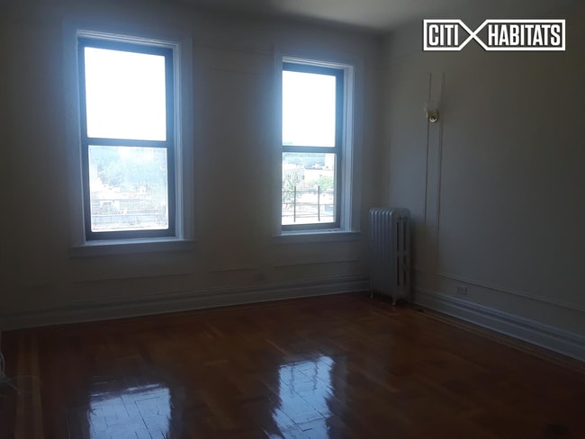 Building Photo - 3466 Jerome Ave