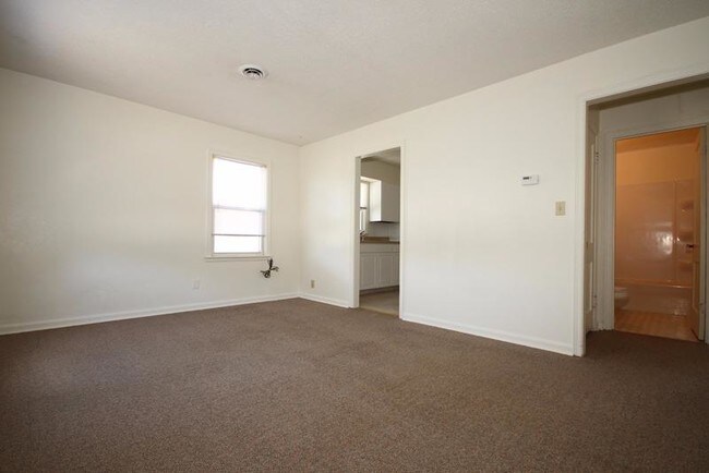 Foto del edificio - 321 W 18th St