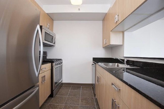 Building Photo - 560-562 Amsterdam Ave
