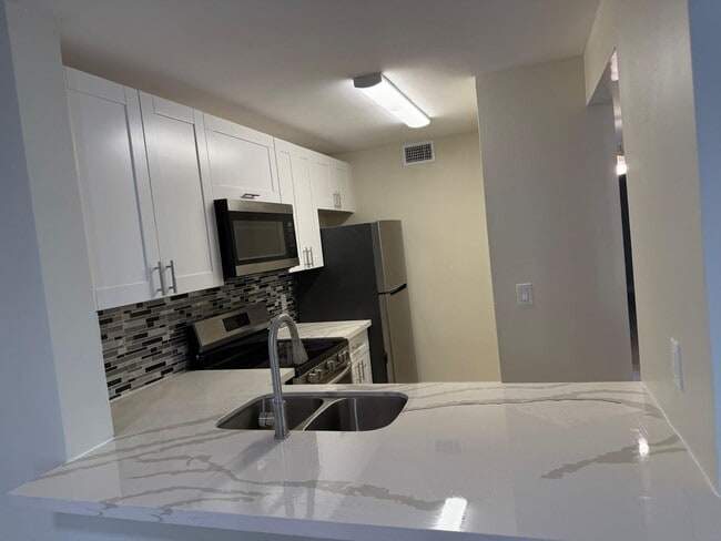 Fully Renovated 3BD/2BA in Lakes of Jacaranda - Plantation - Fully Renovated 3BD/2BA in Lakes of Jacaranda - Plantation Apartment