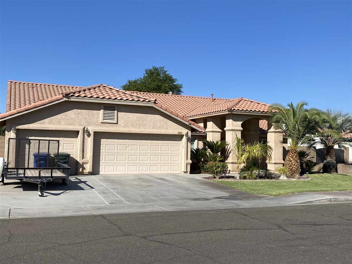 Foto principal - 8406 E Lorenzo Ln