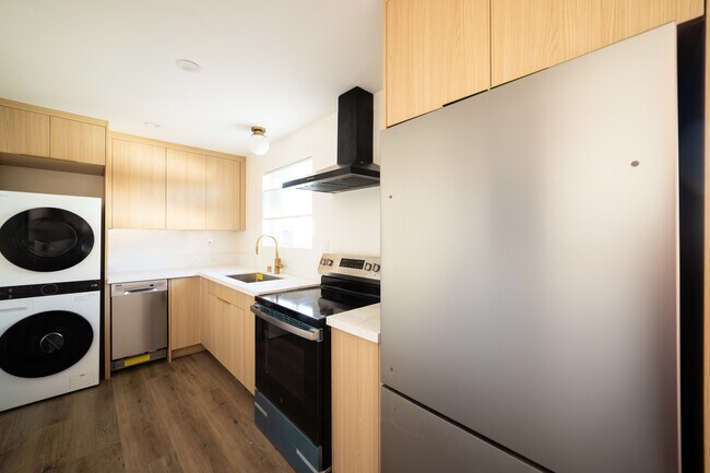 Foto del edificio - 1346  S Dunsmuir Ave -1/2