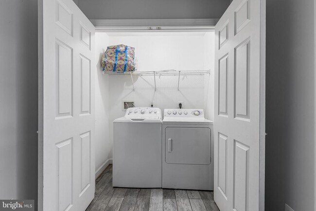 Foto del edificio - 8265 Glade Bank Dr