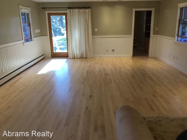 Building Photo - 3 br, 2.5 bath House - 4745 Hermitage Road