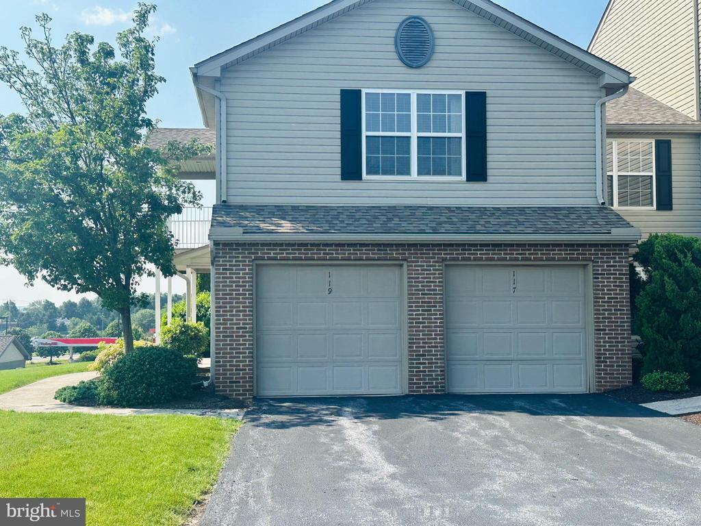 Primary Photo - 119 Hawk Ct