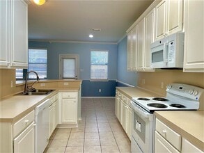 Building Photo - 6111 Morningshire Ln