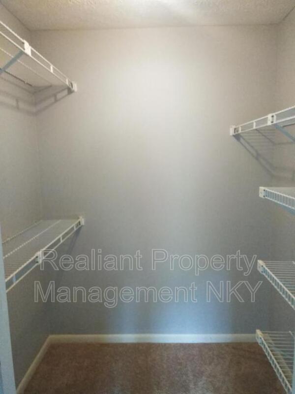 10 Creekwood Dr, Wilder, KY 41071 House Rental in Wilder, KY