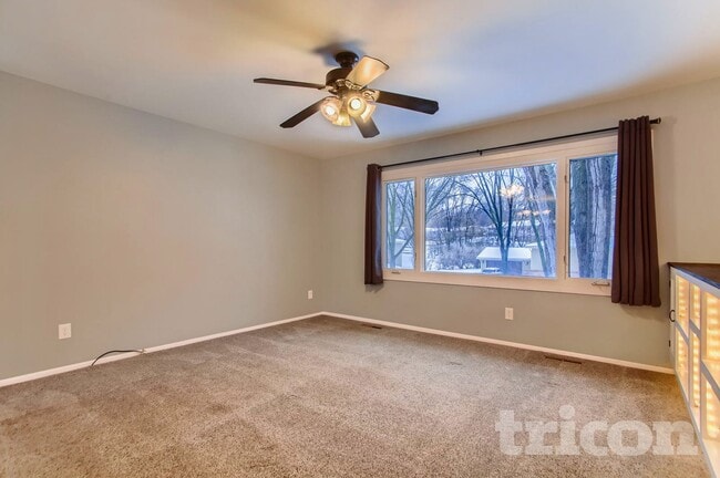 Building Photo - 412 Harold Dr