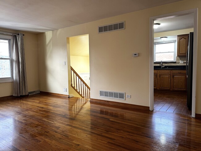 Building Photo - 1534 Revere Cir