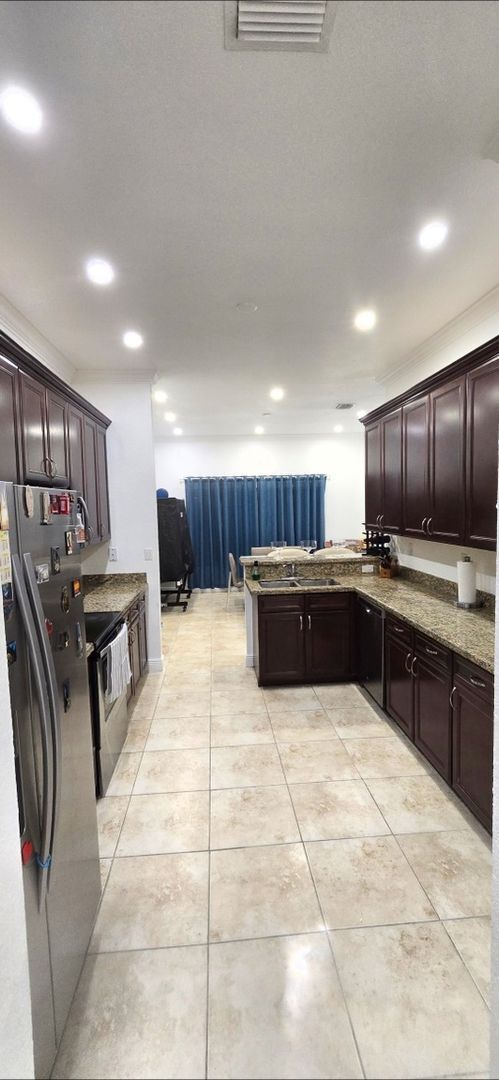 Building Photo - 2344 SE 16th Terrace