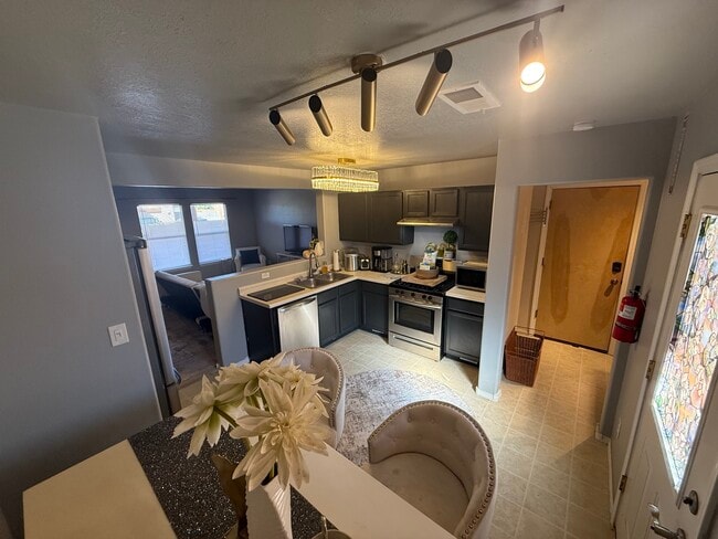 Building Photo - 6490 Paseo del Sol