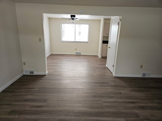 Building Photo - S K Management