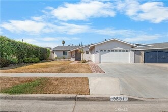 Building Photo - 8691 Davmor Ave