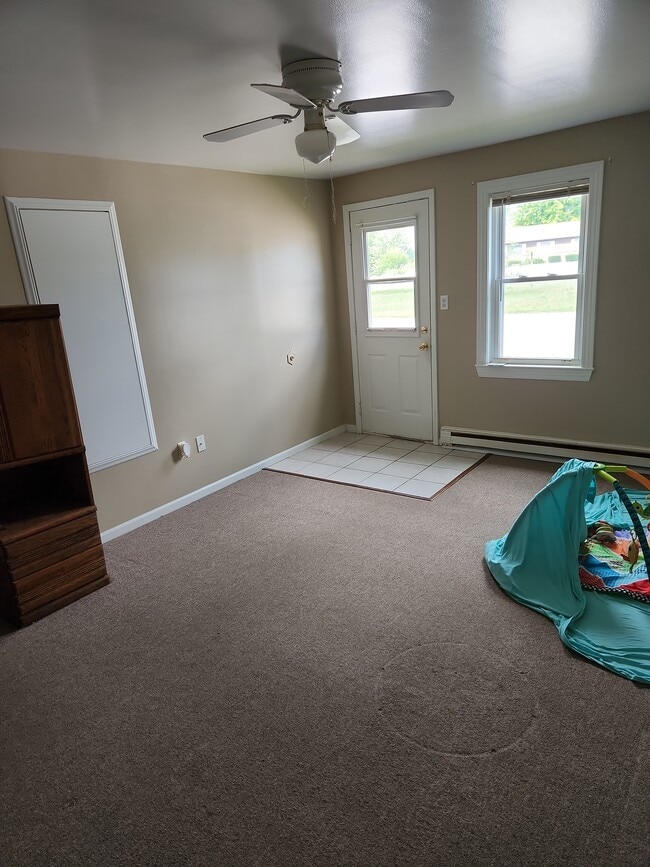 Front door livingroom - 1287 S Huron Rd