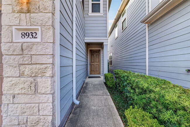 Foto del edificio - 8932 Hollister Commons Ln