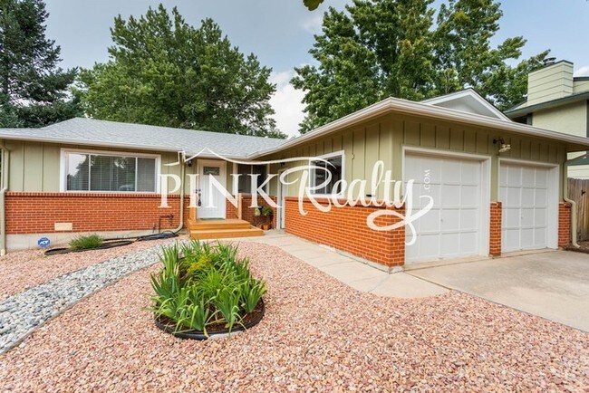 Building Photo - 426 Edgewood Dr