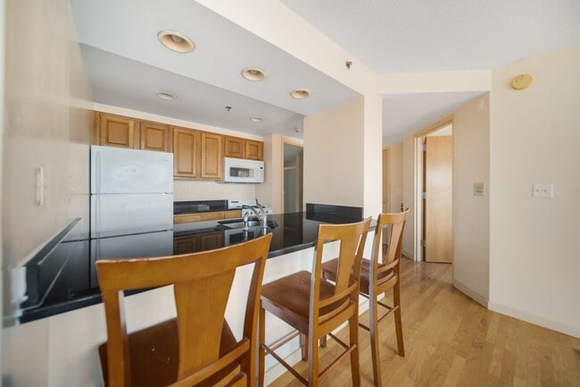 Building Photo - 400 College Avenue