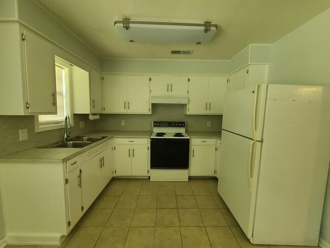 Foto del edificio - 4 Bedrooms 2.5 Baths, North Columbus