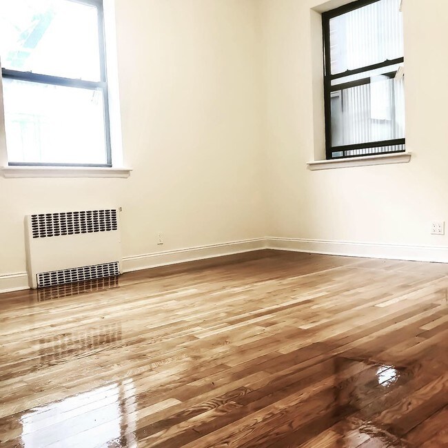 Foto del edificio - 243 W 99th St