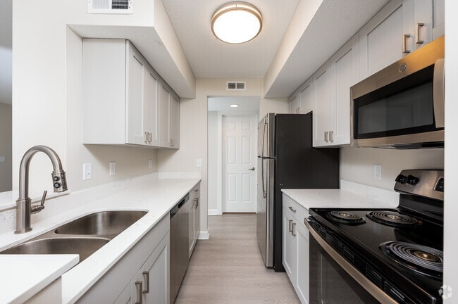 Kentucky Derby w/Breakfast Bar- Renovated - Hunt Club