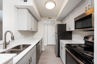 Kentucky Derby w/Breakfast Bar- Renovated - Hunt Club