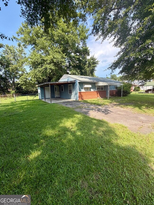 Foto del edificio - 208 Crescent Dr