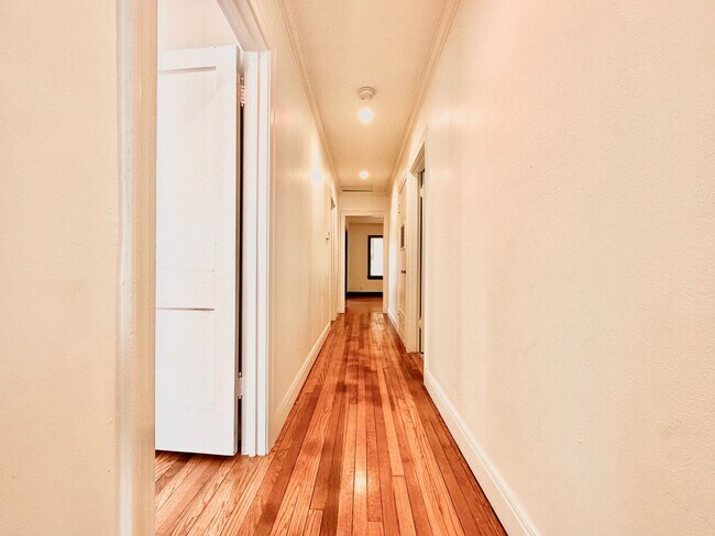 Building Photo - Cherrywood 3x2 + Detached Studio/At-Home Office