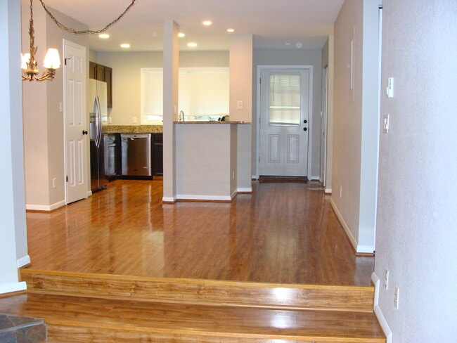 Foto del edificio - 945 Red Sandstone Rd