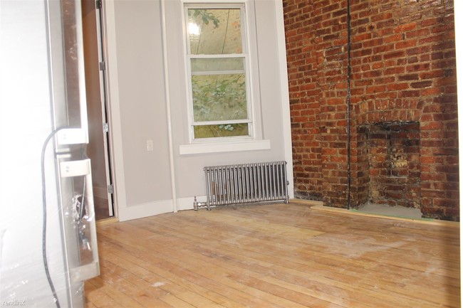 Building Photo - 239 Troy Ave