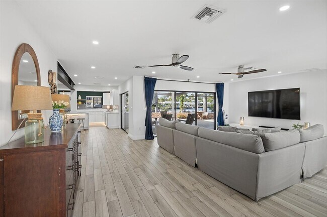 Foto del edificio - 600 SW 8th Ter