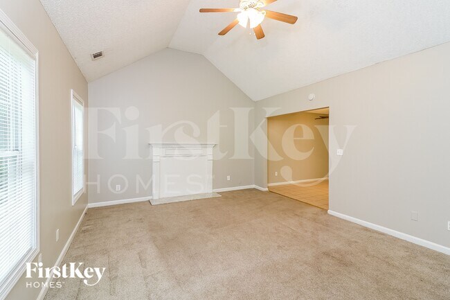Building Photo - 6013 Radford Dr