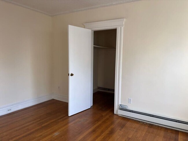 Foto del edificio - 478-480 Sanford Ave