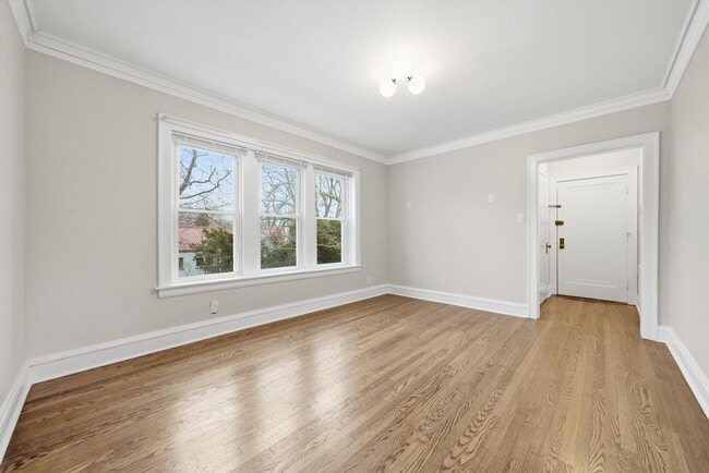 Building Photo - 6938 N Campbell Ave