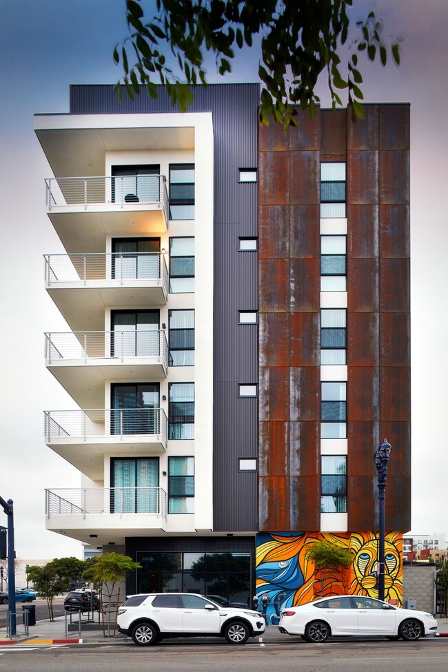 Building Photo - Where Convenience meets Comfort at the Leo