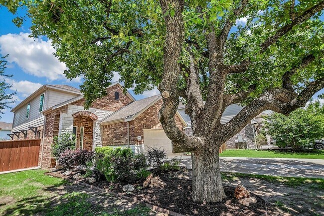 Foto del edificio - 616 Pheasant Hill Ln